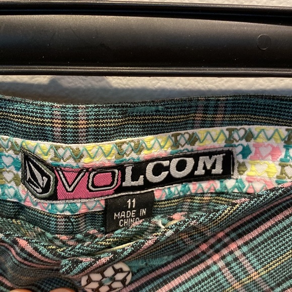 Vintage Volcom plaid Capri pants size 11 juniors - Picture 4 of 11
